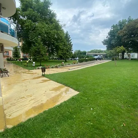 アパート Dadi Oazis ラヴダ