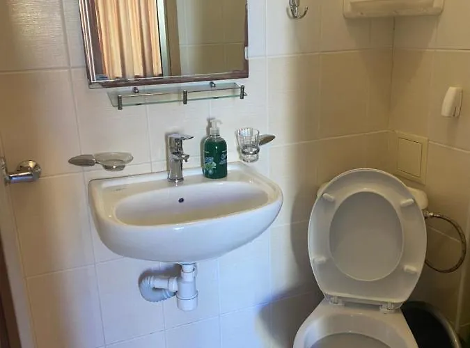 Dadi Oazis Apartman Ravda